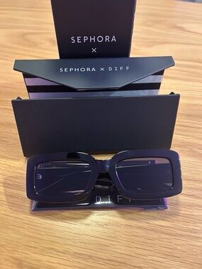 Sephora x DIFF Black Rectangular Sunglasses NIB